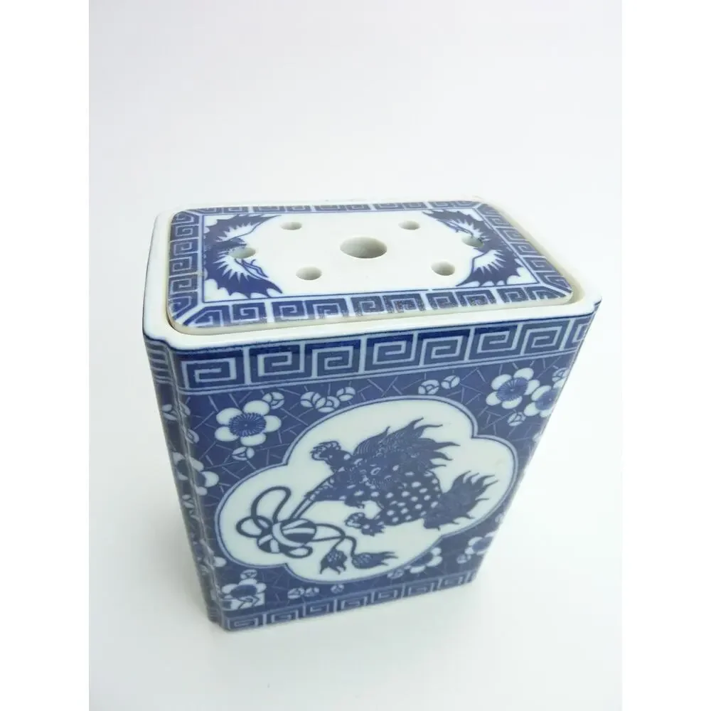 Vintage Chinese Porcelain Pot Foo Dog Lions Blue White Bud Vase Tea Caddy Jar